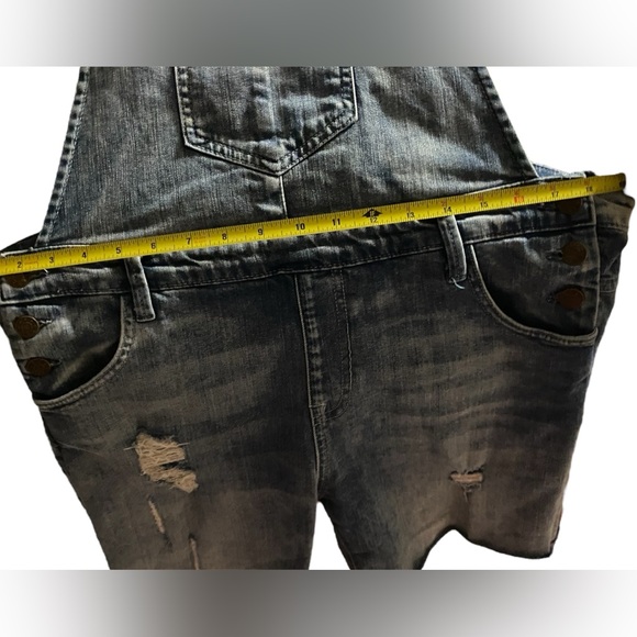 Betty & Veronica Denim Overalls with short cut - Picture 8 of 10